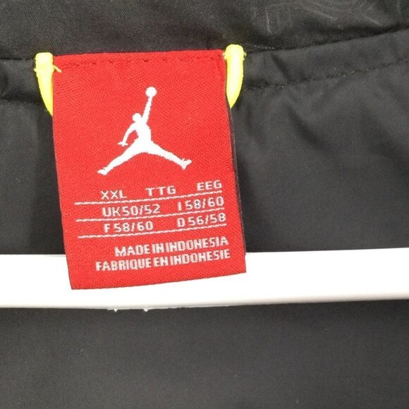 NIKE Men's Puffer Vest Black Nike Puffer V… - Picture 10 of 16